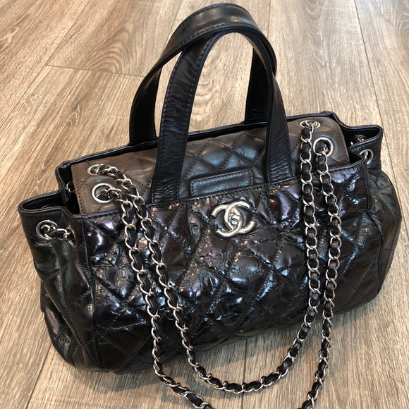 CHANEL AGED CALFSKN QUILTED BOWLER STYLE TOTE BAG - Picture 9 of 12